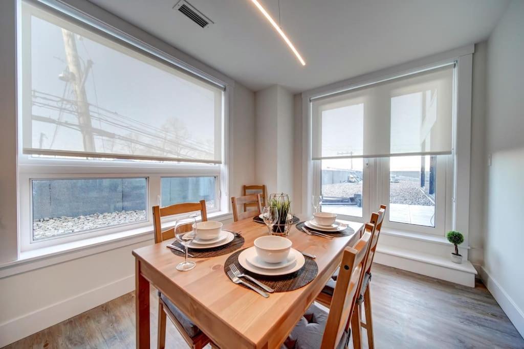 Luxurious Modern 2Br Condo Sleeps 5 Coffee, Ac, Wifi Halifax Eksteriør bilde