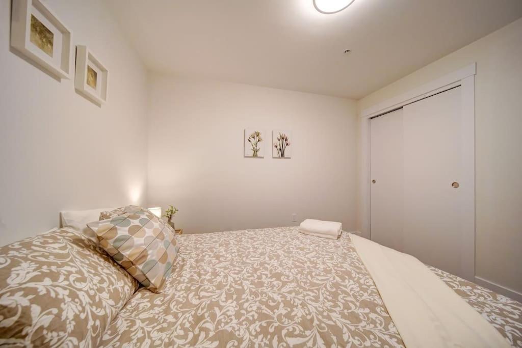 Luxurious Modern 2Br Condo Sleeps 5 Coffee, Ac, Wifi Halifax Eksteriør bilde