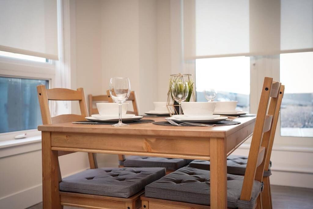 Luxurious Modern 2Br Condo Sleeps 5 Coffee, Ac, Wifi Halifax Eksteriør bilde