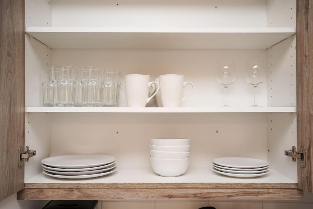 Luxurious Modern 2Br Condo Sleeps 5 Coffee, Ac, Wifi Halifax Eksteriør bilde